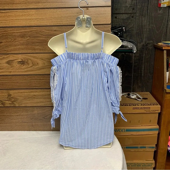 By & By size medium blue/white striped on/off shoulder open sleeves top - Picture 4 of 8